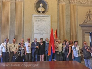Cammino dei diritti - Il gruppo ricevuto in comune dal sindaco Michelini