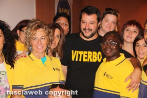 Matteo Salvini con i lavoratori Mercatone Uno