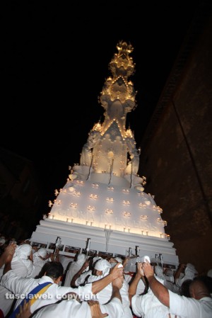 Macchina di Santa Rosa - Gloria sulla salita che porta al santuario