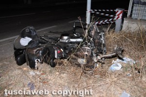 Viterbo - Incidente sulla Tuscanese - La moto distrutta