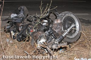 Viterbo - Incidente sulla Tuscanese - La moto distrutta