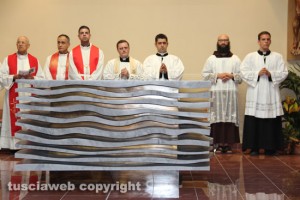 Villanova - L'inaugurazione della nuova chiesa - L'altare