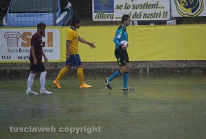 Sport - Calcio - L'arbitro Di Cairano assieme ai due capitani, Scardala e Panini