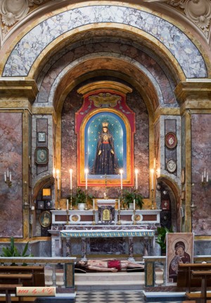 Monte Romano - L'interno della chiesa dell’Addolorata