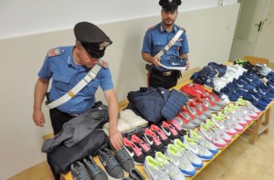 Montalto di Castro - La merce sequestrata dai carabinieri