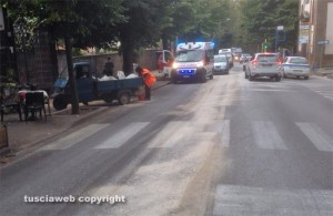 Viterbo - Olio sulla carreggiata in Viale Trieste
