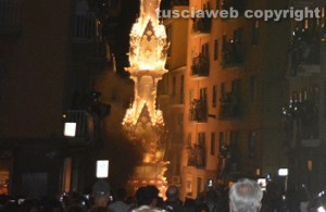 Viterbo - Santa Rosa - Il lancio del fumogeno