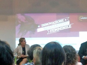 Viterbo - L'assessora Perà alla presentazione del bando