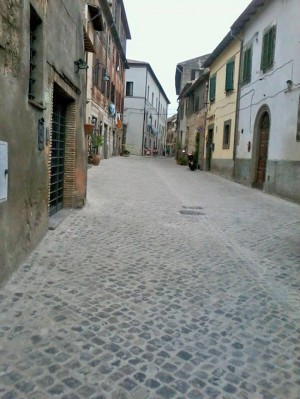 Tarquinia - Completata la ripavimentazione di via Guglielmo Marconi