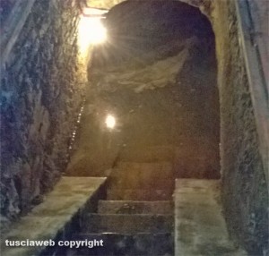 Marta - La cantina allagata e l'acqua che ricopre le scale