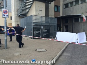 Viterbo - Donna precipita dall'ospedale di Belcolle e muore