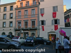 Viterbo - Santa Rosa - La veduta da una parte della tribuna di piazza Verdi