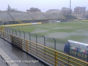 Lo stadio Rocchi ridotto a una pozzanghera
