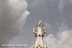 Santa Rosa - Gloria davanti alla basilica 