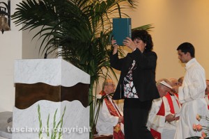 Villanova - L'inaugurazione della nuova chiesa - L'ambone