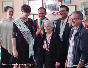 Montalto di Castro - Alice Sabatini incorona la bisnonna