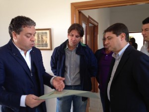Tessennano - Il sindaco Nicolai, il direttore del centro e Mazzoli