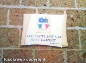 Castel Sant'Elia - La targa dedicata a Graziosi