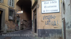 La scritta in via Calabresi