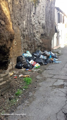 Viterbo - Degrado in via del Pilastro