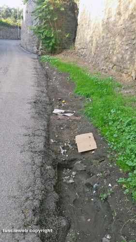 Viterbo - Degrado in via del Pilastro