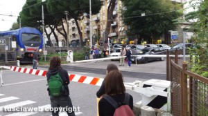 Viterbo - Piazzale Gramsci - Crolla sbarra del passaggio a livello