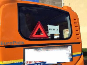 Via Ascenzi - L'autobus Francigena in panne da due giorni