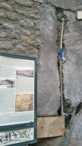 Viterbo - Via San Lorenzo - Tubi scoperti