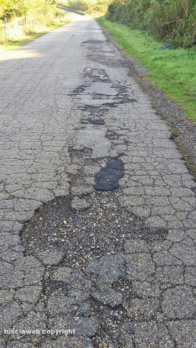 Viterbo - Castel D'Asso - Strada piena di buche