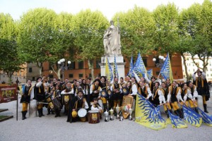 Le sbandieratrici alla parata nazionale di Lucca