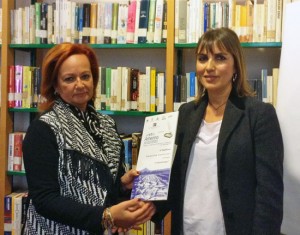 Quarto ex aequo - Valentina Castellani (a destra) premiata da Maria Luisa Di Marco, membro di Giuria