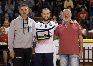 Sport - Pallavolo - Tuscania volley - La consegna della targa all'ex Andrea Vanini