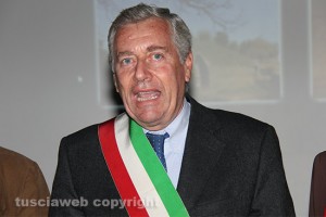 Viterbo - Il sindaco Leonardo Michelini durante l'inaugurazione della mostra Etruschi in 3D