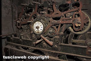 Viterbo - La torre di piazza del comune - Il meccanismo dell'orologio
