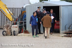 Bagnaia - Carabinieri e addetti all'interno dell'azienda di Angelo Anselmi