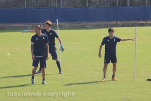 Sport - Calcio - Viterbese - Alessandro Romeo, Edoardo Mastropietro e Daniele Ansini nell'allenamento di rifinitura