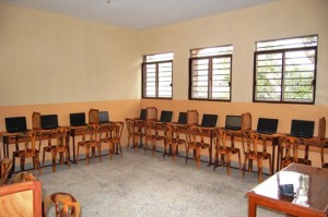 Scuola papa Francesco - Il laboratorio d'informatica
