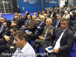 A destra Lando Sileoni all'assemblea di Ubi Banca
