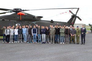 Gli studenti all'incontro con l'esercito 