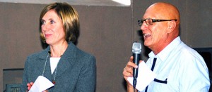 Viterbo - Il dirigente scolastico Clara Vittori e il professor Nuccio Chiossi alla festa del benvenuto