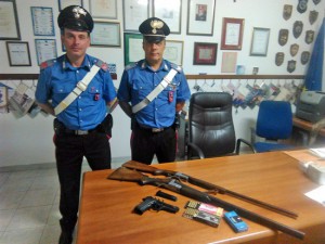 Fabrica di Roma - Le armi sequestrate dai carabinieri