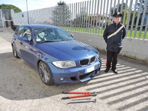 La Bmw ritrovata dai carabinieri