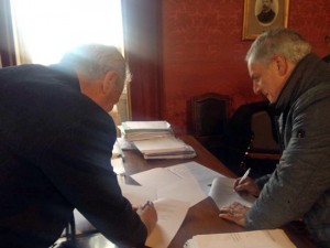 Comune - La firma della convenzione 