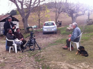 Un set delle interviste - In piedi il regista Marco Marcotulli
