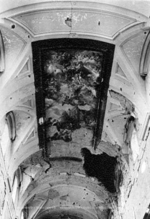 Il duomo dopo i bombardamenti del 1944