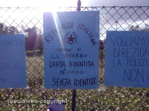 Viterbo - La protesta dell'Uspp fuori dal carcere di Mammagialla
