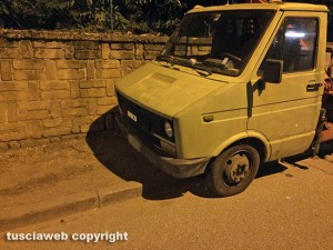 Viterbo - Via Nino Bixio - Parcheggio sul marciapiedi