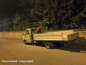 Viterbo - Via Nino Bixio - Parcheggio sul marciapiedi