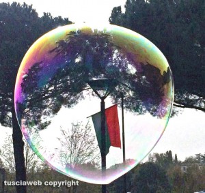 Capranica - Realizzazione del presepe artistico in piazza della Modonna del Piano