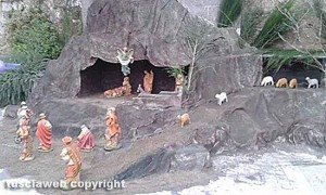 Capranica - Realizzazione del presepe artistico in piazza della Modonna del Piano